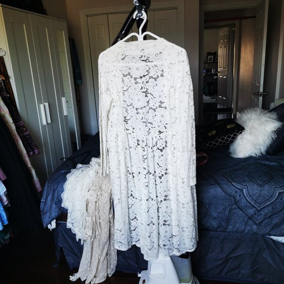 Lace Duster - Picture 4 of 5